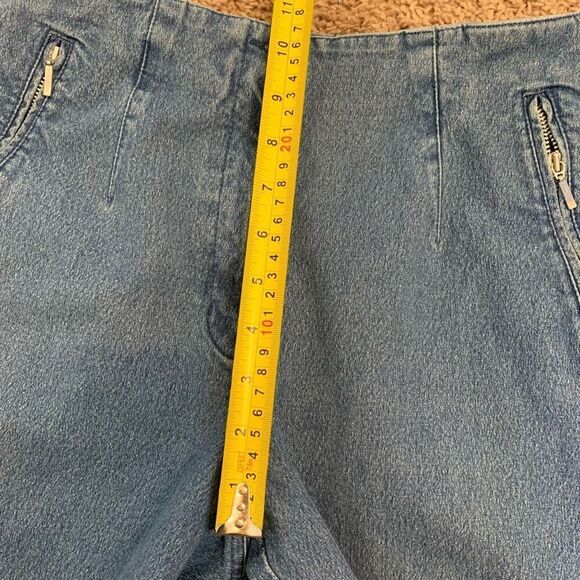 Vintage High Rise Cut Off Shorts Denim Jeans Light Wash 26” - Picture 7 of 8